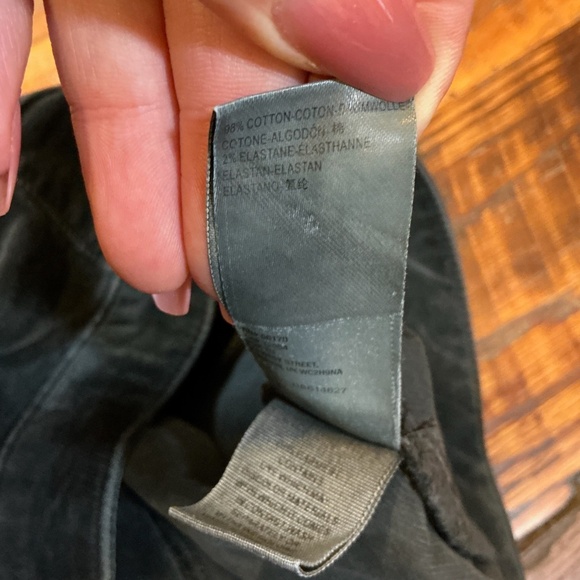 We The Free “Twirl On” Mid-Rise Crop Flare Jeans Black Corduroy Size 25 - Picture 12 of 14